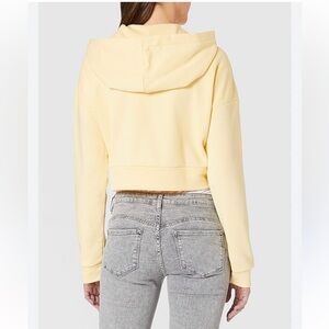 Noisy May Petite Cropped Hoodie in Butter Yellow, XSP